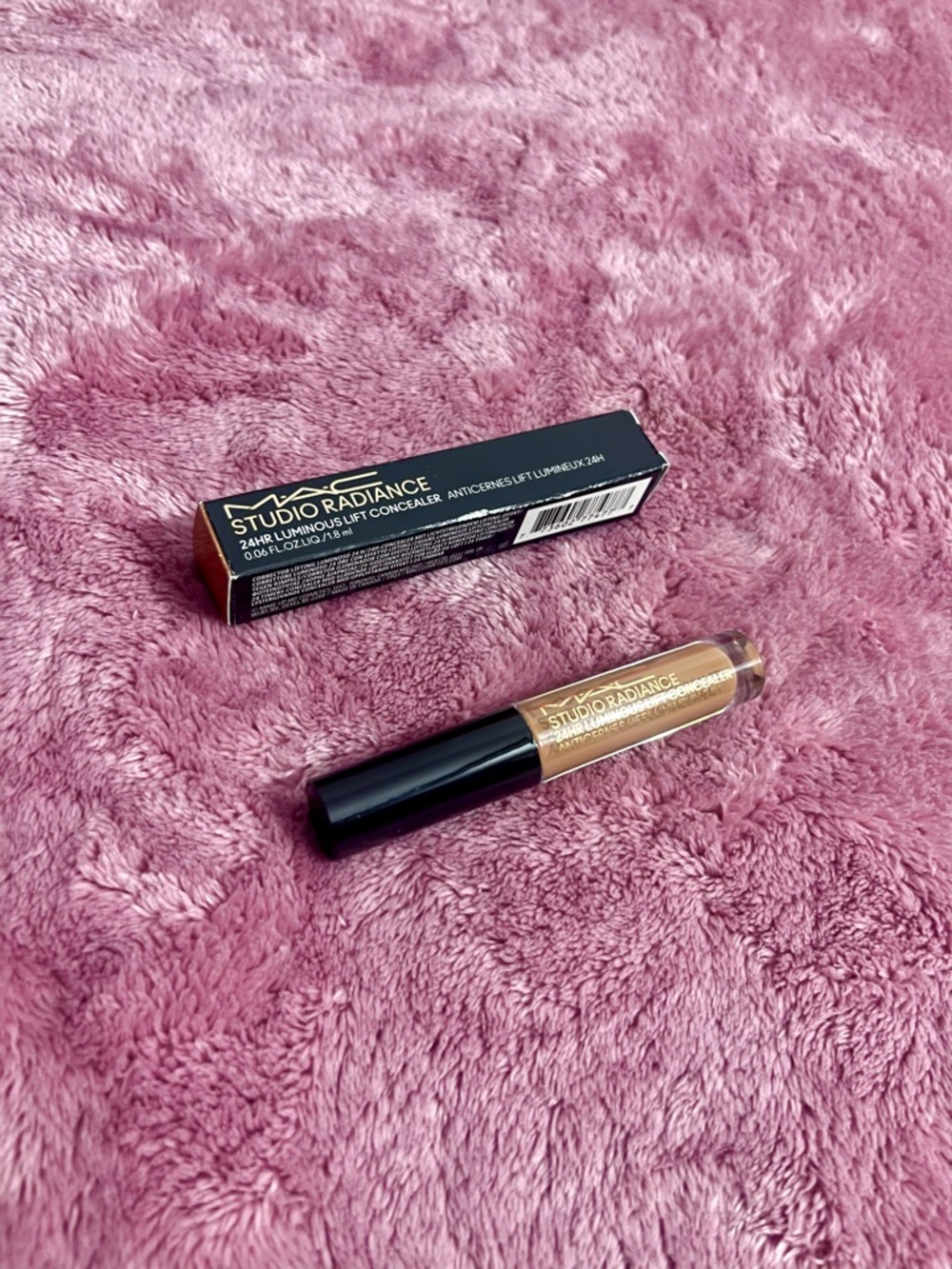 NC45 - MAC Cosmetics Studio Radiance 24HR Luminous Lift Concealer